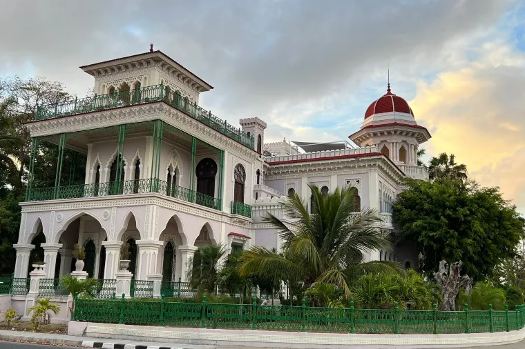 시엔푸에고스 (Cienfuegos)ㅣ출처(trip.com)