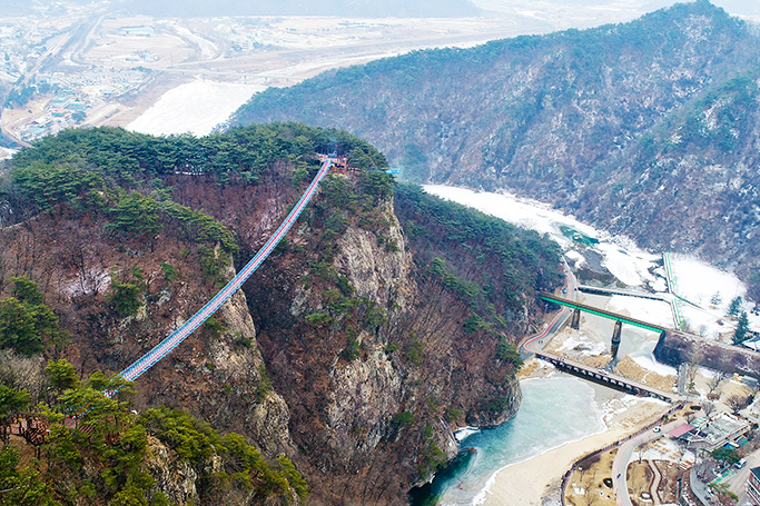 출렁다리ㅣ출처(소금산빌리지)