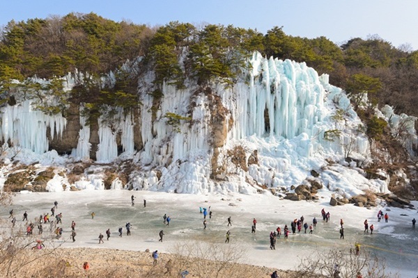한탄강 얼음트레킹ㅣ출처(의료기기 뉴스라인)