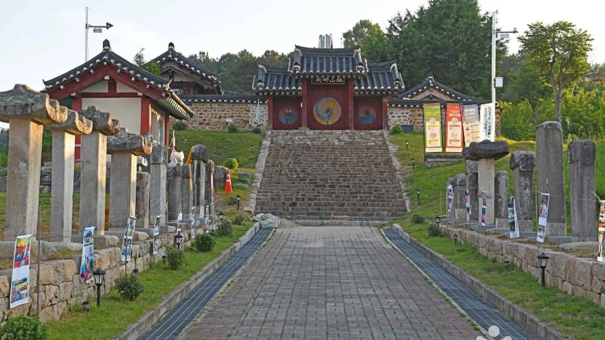 충남 금산향교 카페, 역사와 자연이 어우러진 명소
