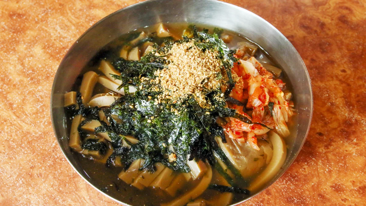 대전 산밑할머니 맛집, 전통 한식과 자연 풍경의 조화