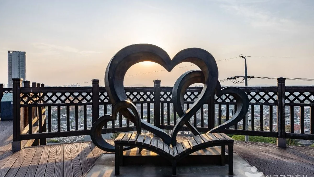 충북 수암골전망대 숙소, 탁 트인 풍경과 여름휴가 명소