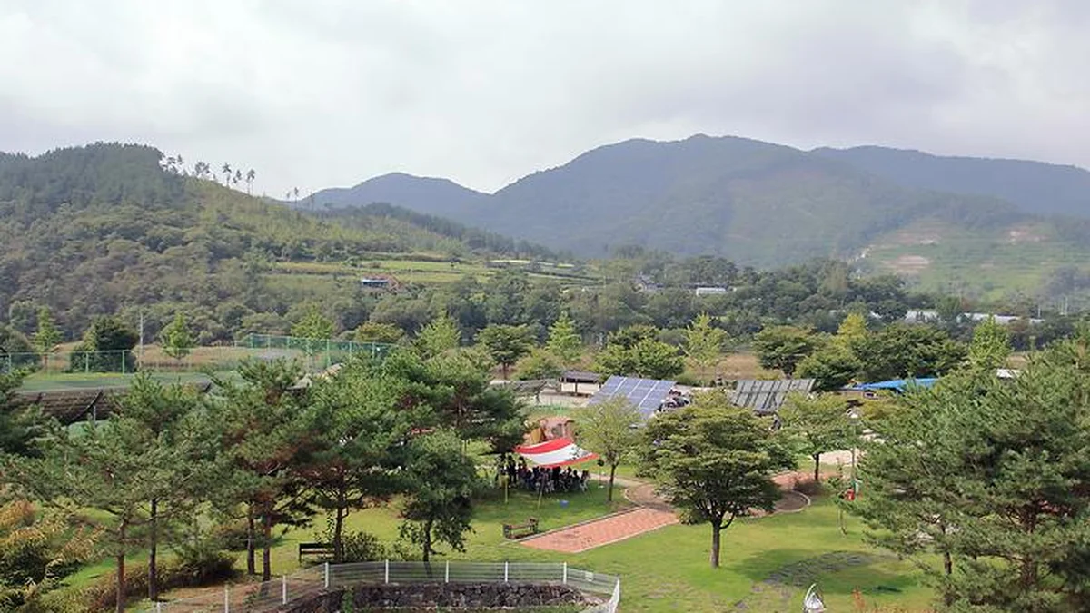충북 너와두리농촌캠핑장, 보청천 인근 자연 속 캠핑장