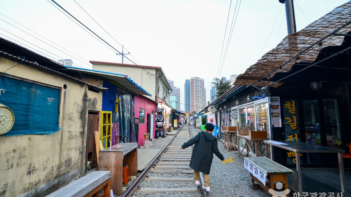 군산 시간여행마을 숙소 예약, 전북 역사 여행의 시작점