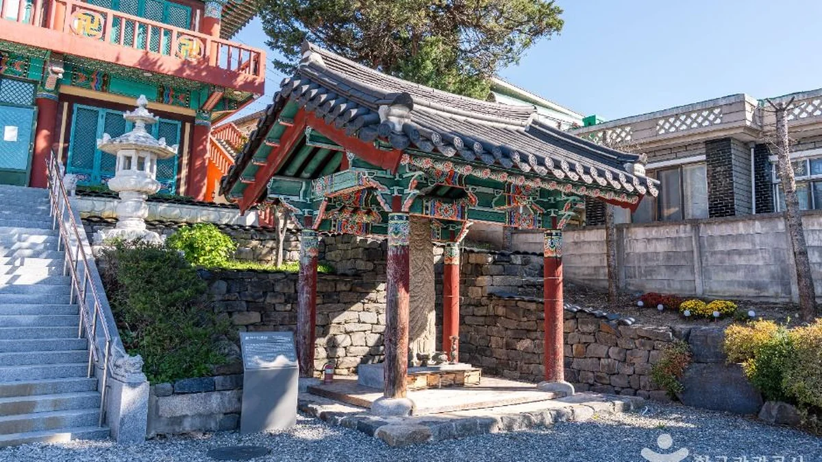 제천 한산사 석조여래입상