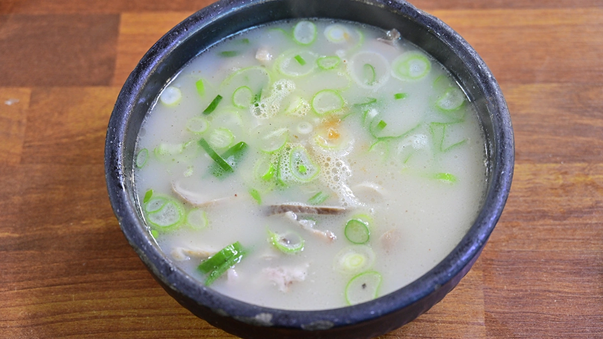 부산 영진돼지국밥 맛집, 진한 국물의 매력