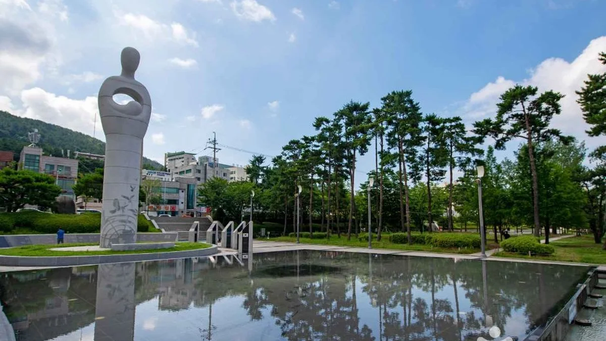 부산 평화공원 카페 투어, 접근성과 자연이 어우러진 휴식